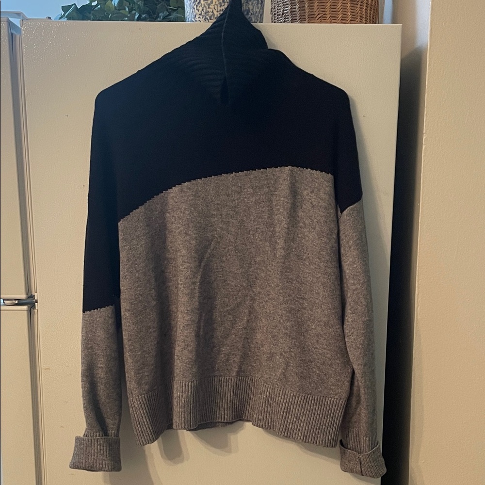 Anthropologie‎ Medium Black Gray Diagonal Color Block Chunky Turtleneck Sweater